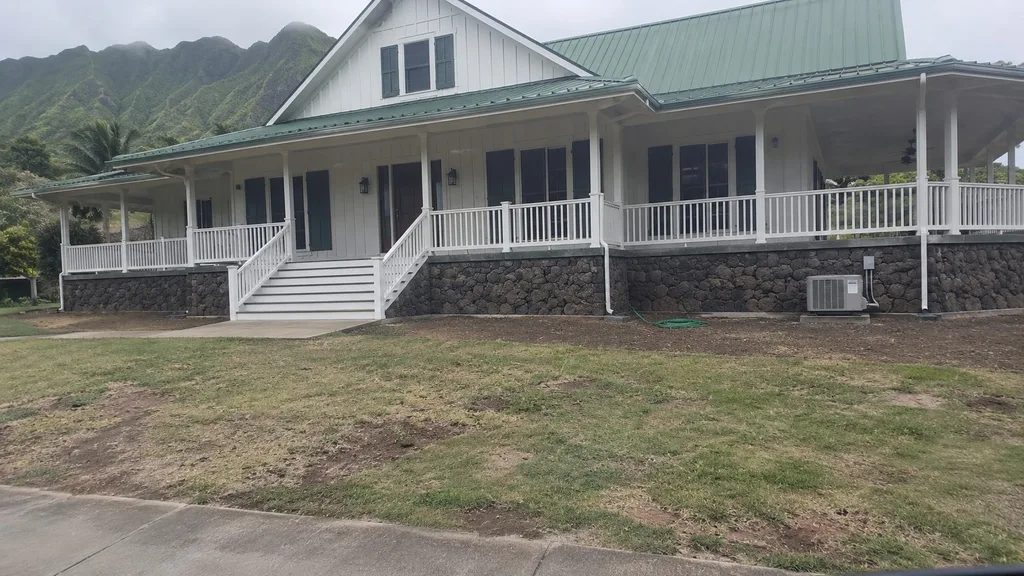 Plantation house, tropical borders — the original photo