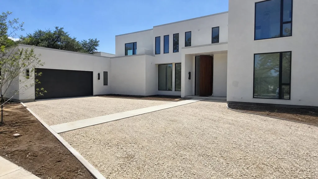 Houston modern, gravel motor court — the original photo