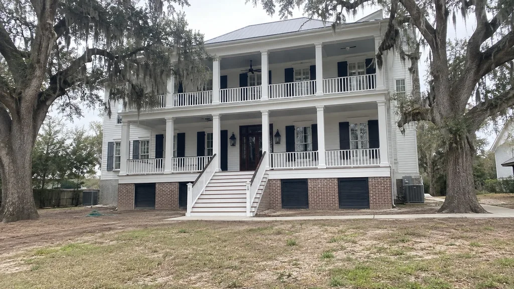 Lowcountry house, clipped foundation — the original photo
