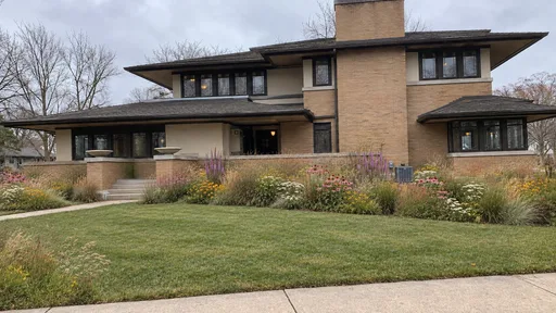 Prairie house, tallgrass border